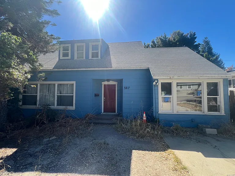 567 Hathway Ave — Photo 1