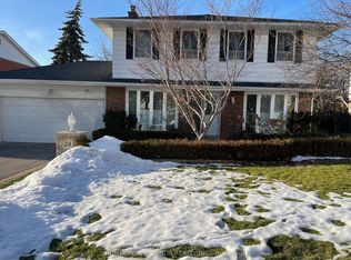 24 Meadowglade Cres, Toronto, ON M2J 1C7