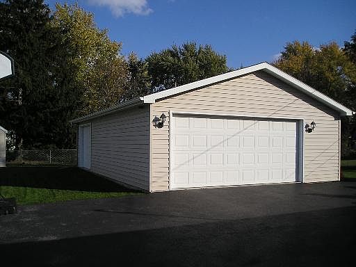 2nd image of 6301 S Barrett St