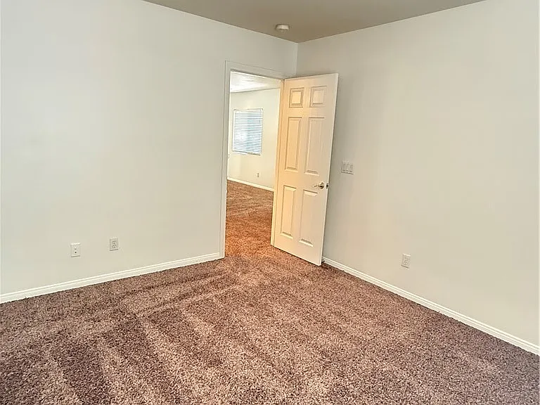 10975 Calcedonian St — Photo 15