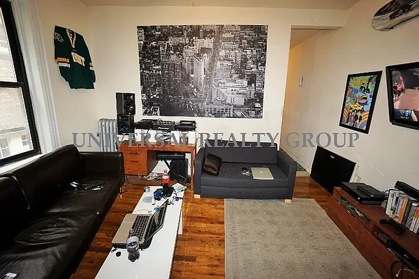 Rented by Universal Realty Group | media 23