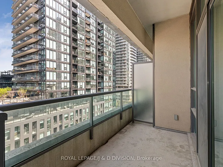 220 Redpath Ave #805 — Photo 18