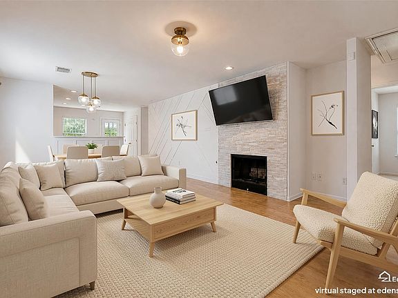 3rd image of 12922 Regal Oaks Bend Ln
