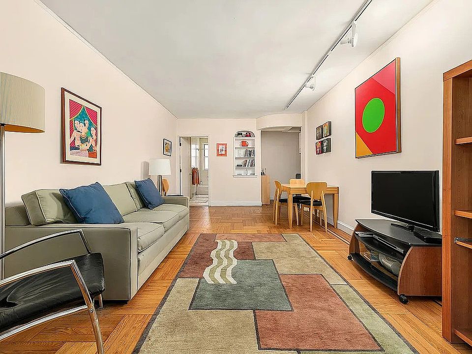 1st image of 25 Minetta Ln APT 2K