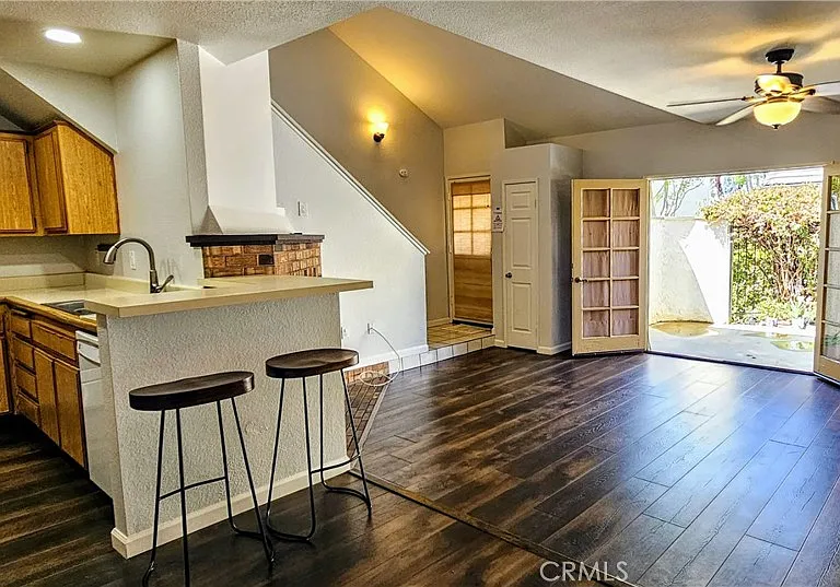 976 W Arrow Hwy — Photo 4
