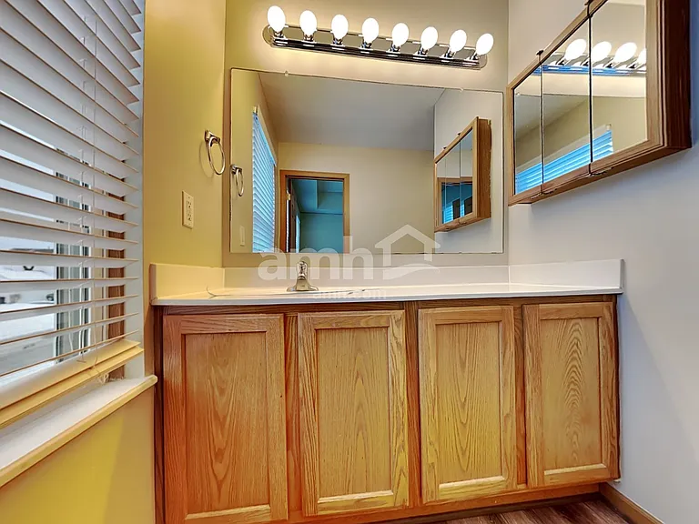 353 W Hunters Dr — Photo 13