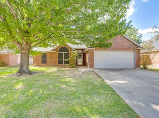 941 Jessica Dr, Burleson, TX 76028