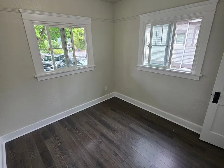 340 N Grove Ct — Photo 5