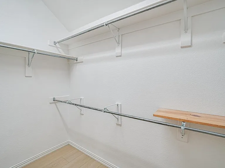 9142 Crenshaw Ln — Photo 17