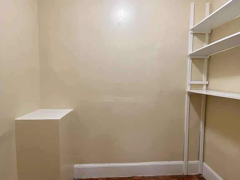 52 Dickerman St #L3 — Photo 11