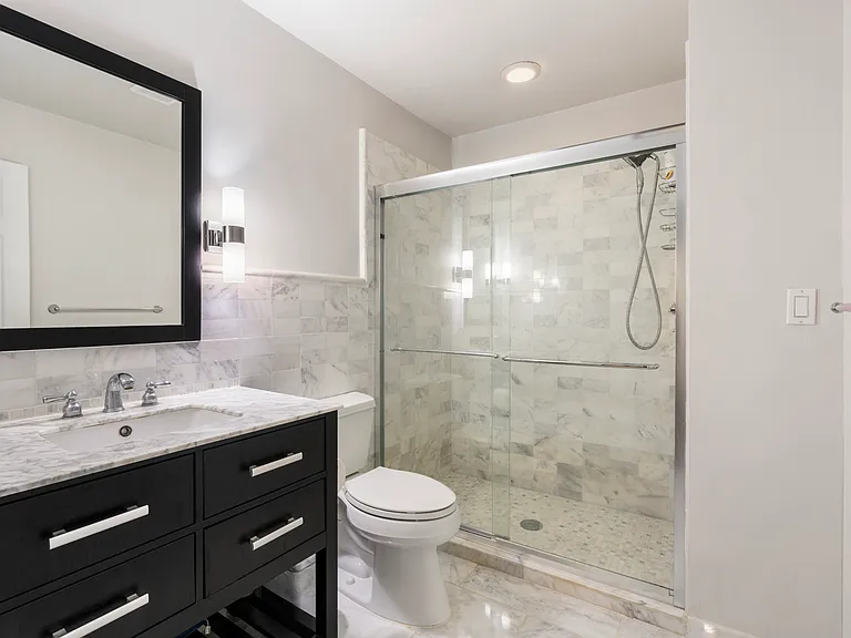 1504 Westgate Dr — Photo 18