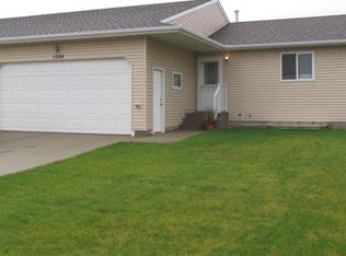 1304 31st Ave SE, Minot, ND 58701