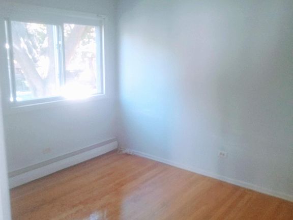 2nd image of 320 N Pine Ave