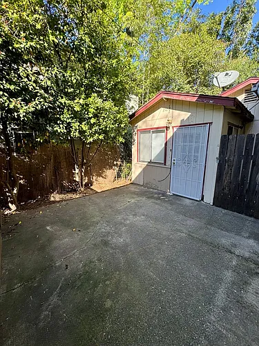 212 W 1st Ave Photo 1