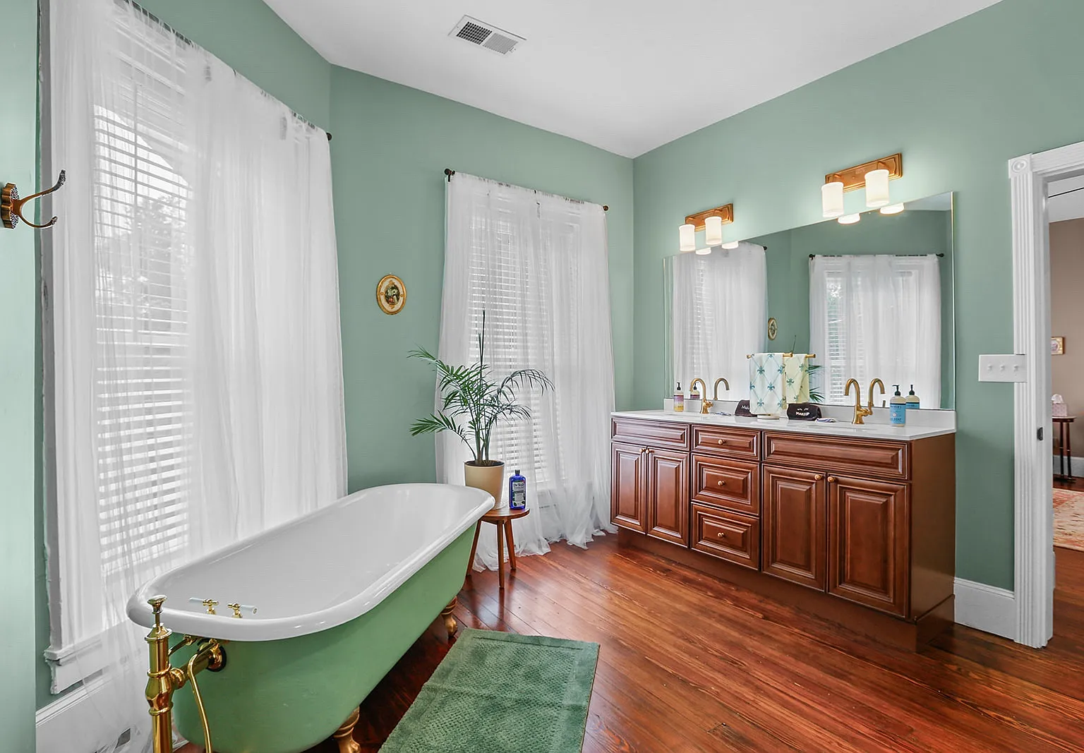 336 Madison Pl — Photo 4