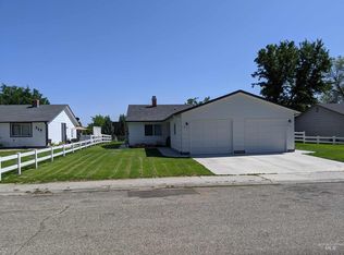 691/693 E Amanita St, Eagle, ID 83616