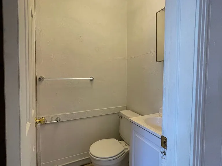 216 Orangeview Ln — Photo 4