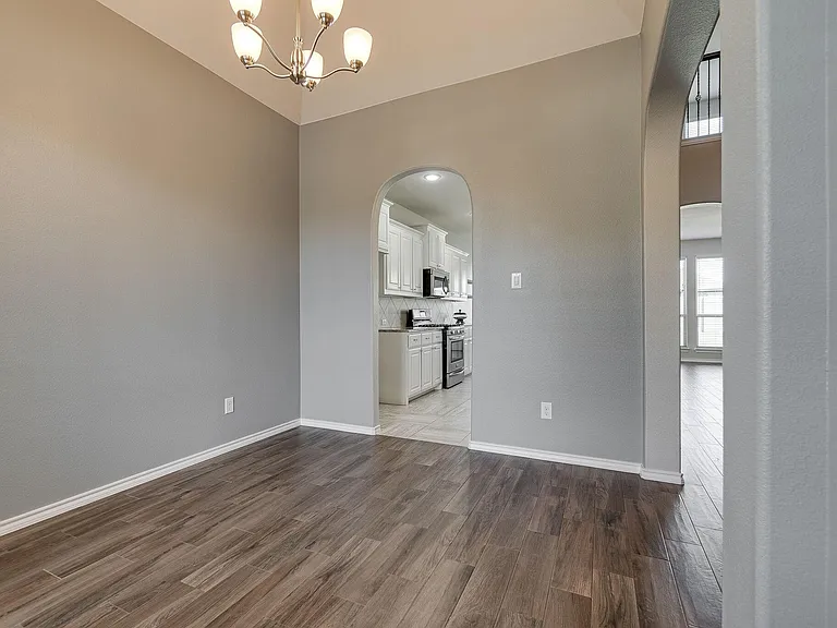 1824 Sparrow St — Photo 5