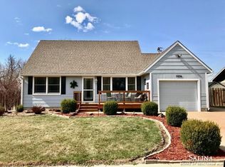 2036 Mission Rd, Salina, KS 67401