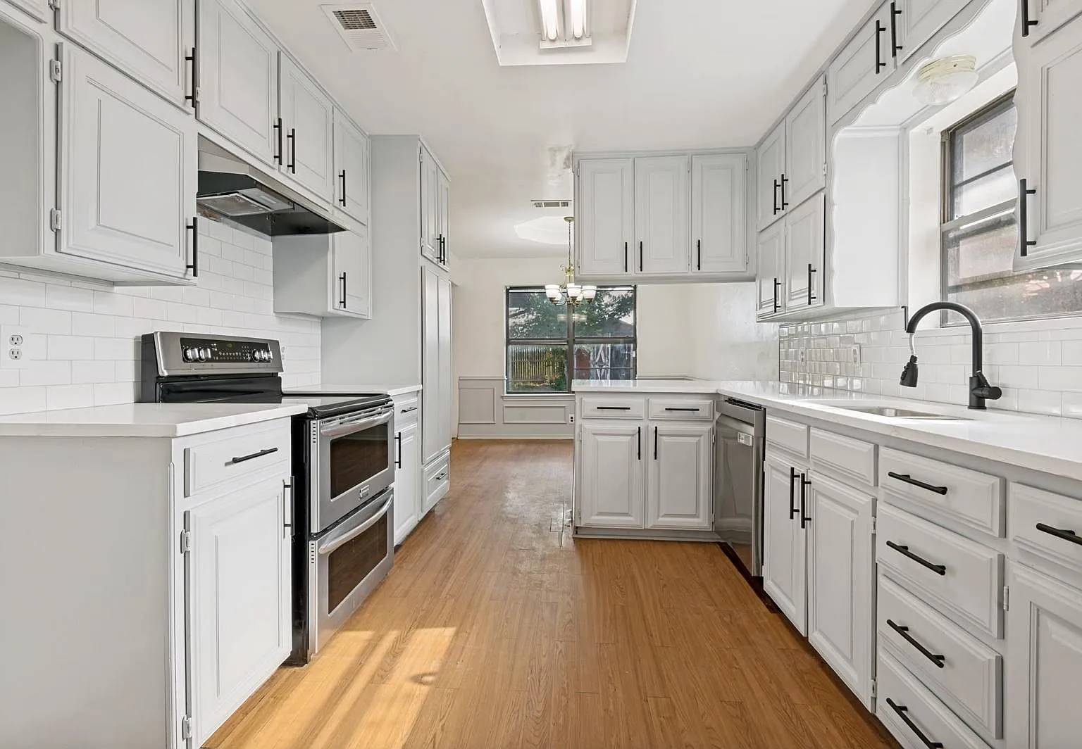 4 bed, 1742 sqft, $3,555 — Photo 4