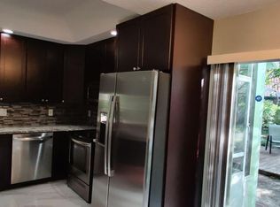 5865 NW 41st Way, Pompano Beach, FL 33073