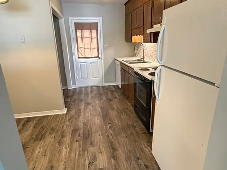 165 Eastview Ave NW — Photo 5