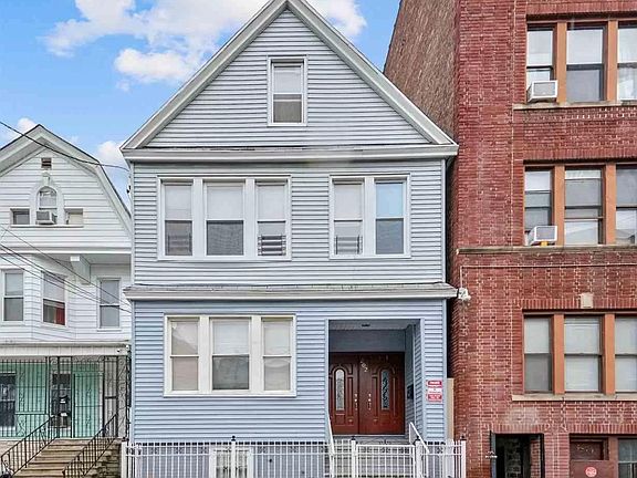 2nd image of 202 Clinton Ave #1