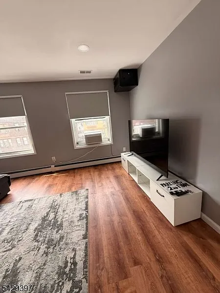 3 bed, 2.0 bath, $3,250 — Photo 2