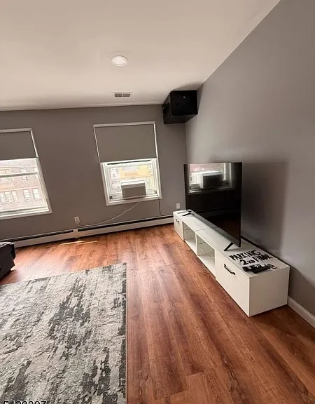 168 Grove St #B — Photo 2