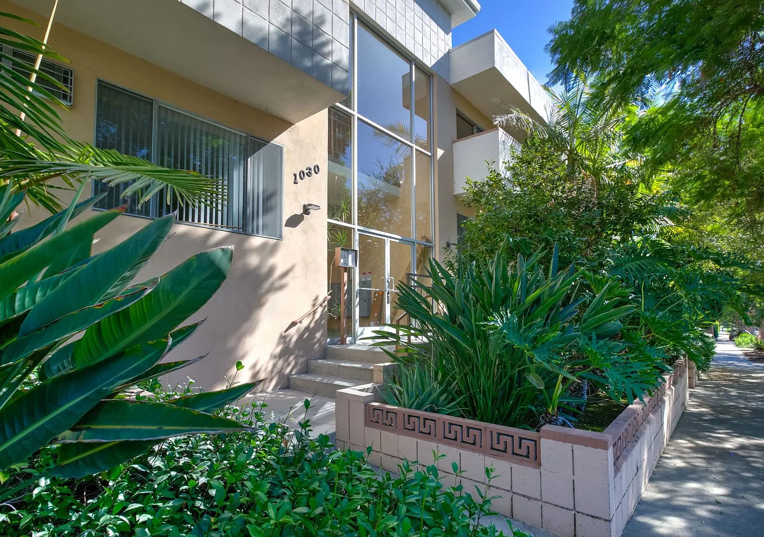 1030 N Harper Ave. — Photo 3