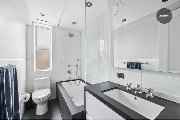 Sold by Triplemint | media 38