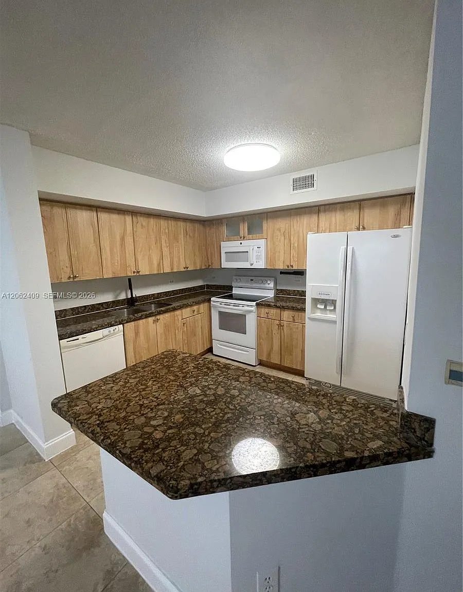 Lakewood At Emerald Hills — Photo 1