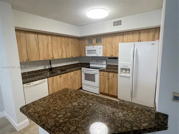 3670 N 56th Ave APT 708, Hollywood, FL 33021