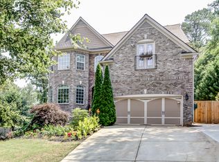 990 Nash Lee Dr, Lilburn, GA 30047