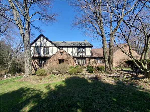 121 Lakeshore Dr, Butler, PA 16001