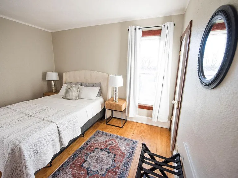 1525 S 77th St — Photo 35