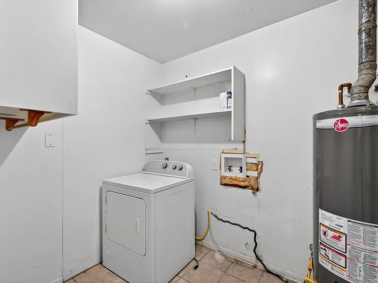 9140 Laurie Ln — Photo 13