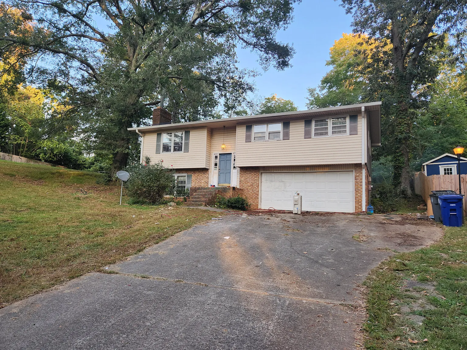 4 bed, 2700 sqft, $2,250 — Photo 2