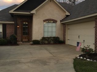 372 Austin Cir, Brandon, MS 39047
