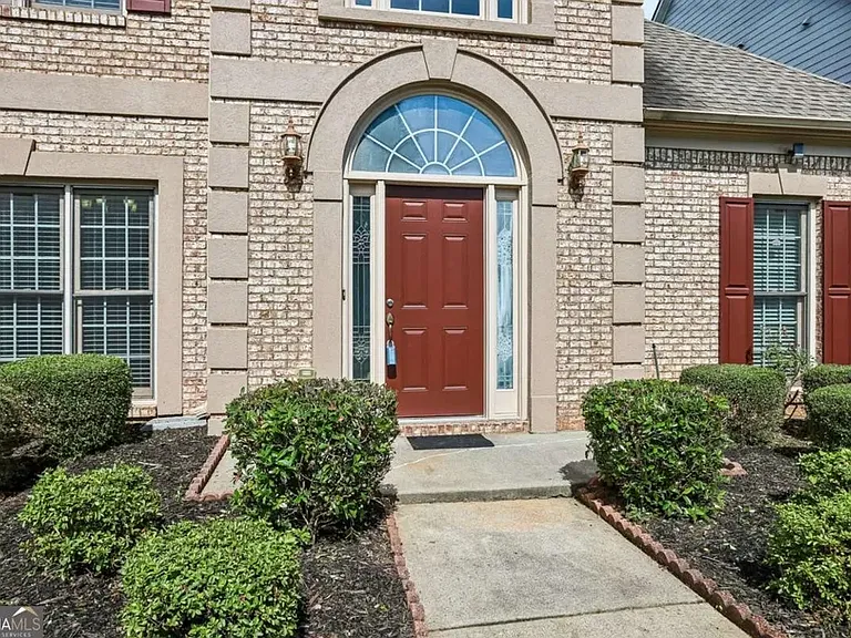 810 Freedom Way — Photo 2