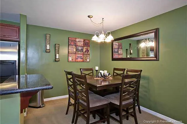 3 bed, 970 sqft, $3,400 — Photo 3