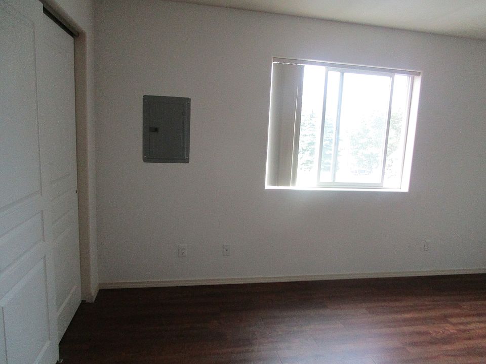 1st image of 102 E Morton St APT 204