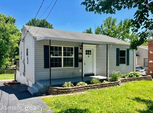 928 Saint Charles Ave, Saint Charles, MO 63301