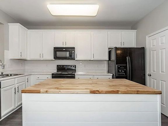 5th image of 546 Elm Ave