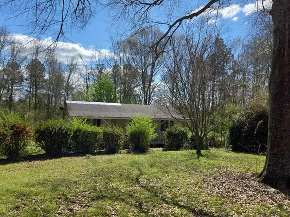 26 Rankin Flowers Ln, Collins, MS 39428