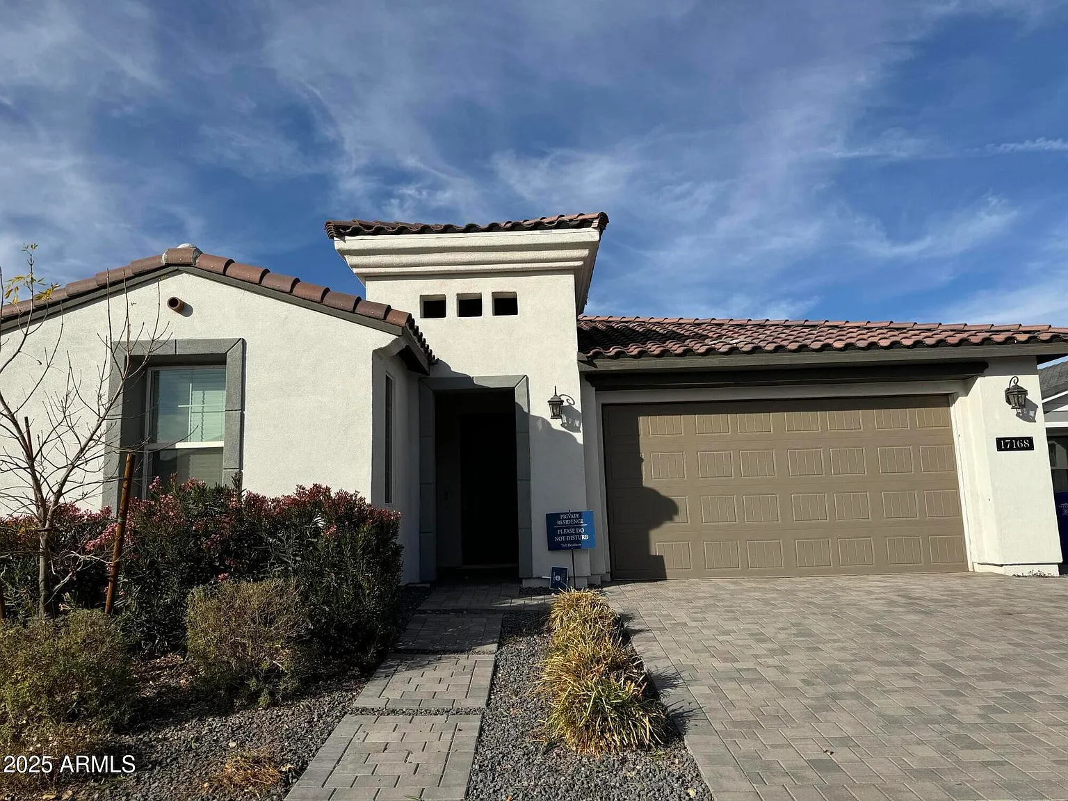 3 bed, 2.5 bath, 2001 sqft, $3,295 — Photo 2
