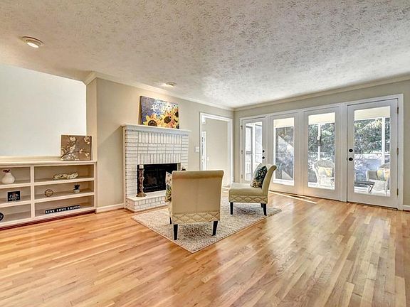 3rd image of 2670 Camden Glen Ct