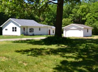 26661 Lakeview Dr, Elkhart, IN 46514