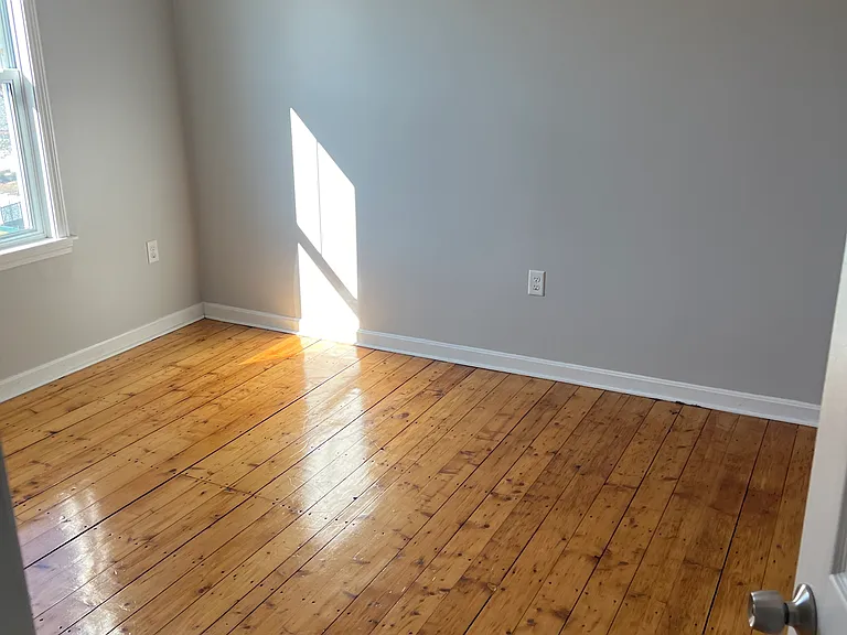 920 Crescent St #3 — Photo 8