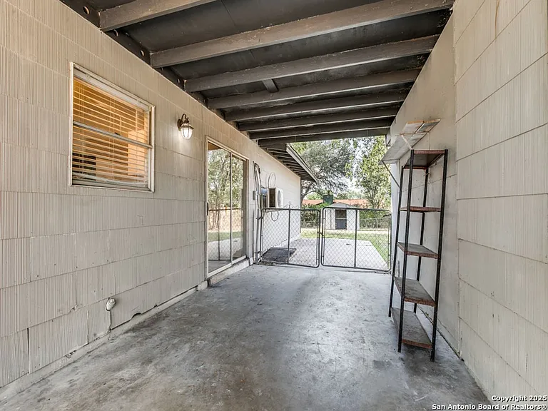 5830 Castle Yard — Photo 30